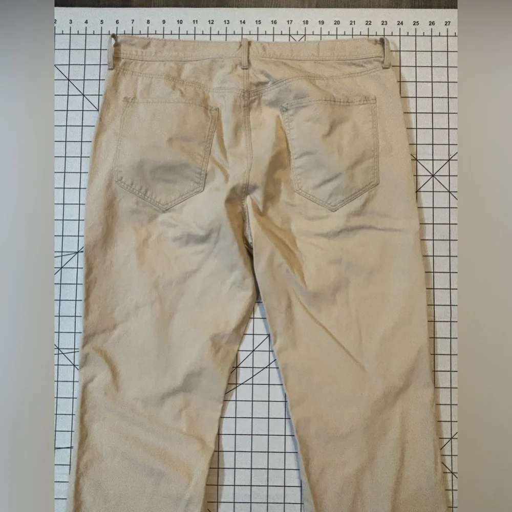 Banana Republic Men’s Size 33/30 Tan‎ Straight Fit Jeans